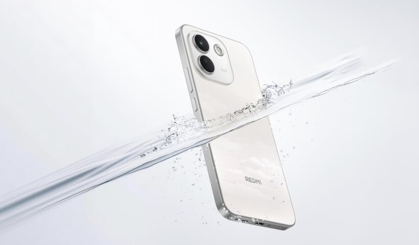 Redmi Note 17 telefonunun su dayanıklılığını gösteren tanıtım görüntüsü