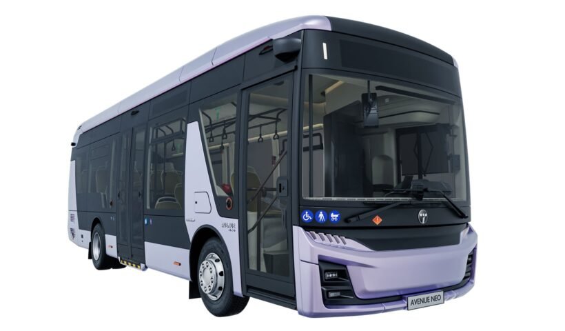 TEMSA'nın elektrikli midibüsü Avenue Neo 9e'nin önden görünümü
