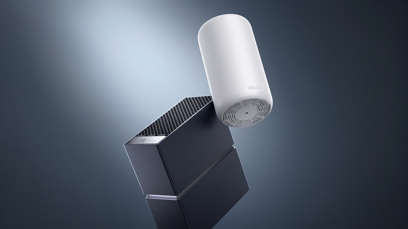TP-Link'in Archer 8 Ultra router ve Deco 8 Ultra mesh sistemi yan yana