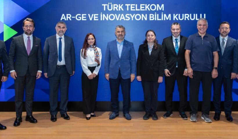 Türk Telekom Ar-Ge ve İnovasyon Bilim Kurulu üyelerinin tanıtım etkinliğinden bir kare