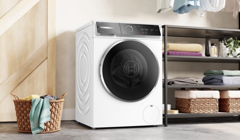 Bosch Home Connect uygulamasıyla kontrol edilen bir Bosch çamaşır makinesi