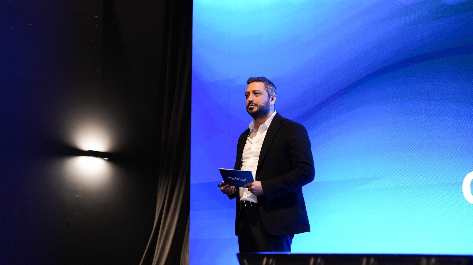 TOBB E-ticaret Meclis Üyesi ve Ticimax Kurucu CEO'su Cenk Çiğdemli'nin görseli
