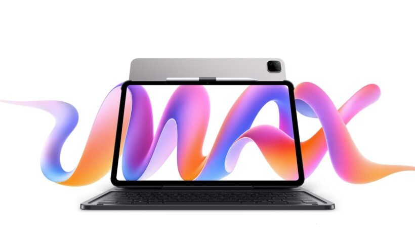 HONOR Pad X9b Max tabletinin klavye aksesuarıyla birlikte görüntüsü
