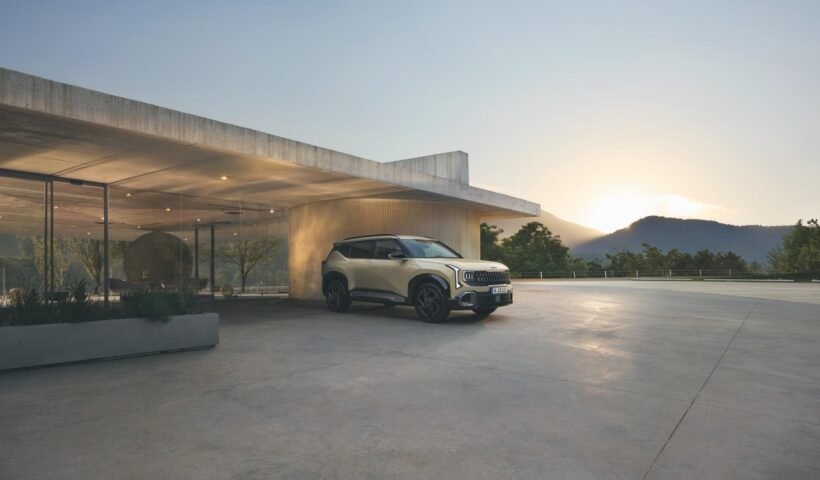 Kia Seltos'un X-Line versiyonunun önden çekilmiş görüntüsü